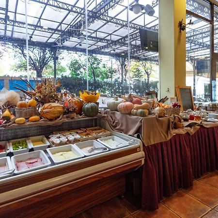 Hotel Shirok Sokak Bitola Bagian luar foto