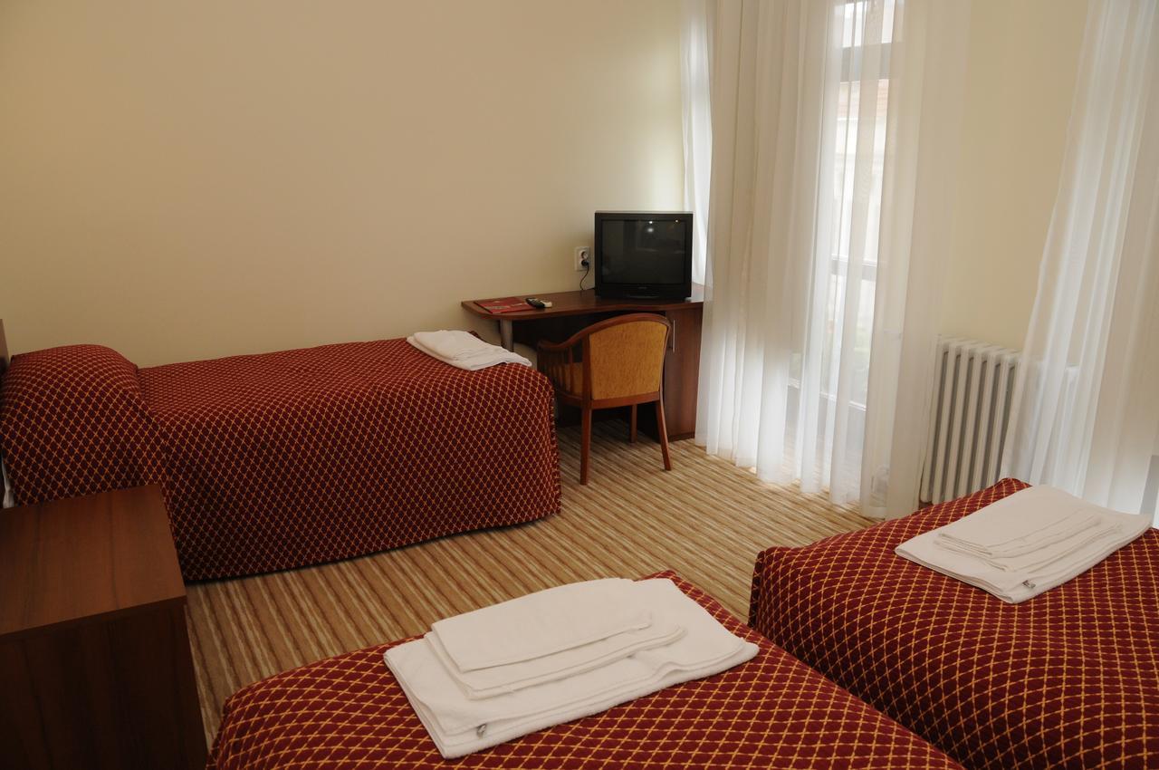Hotel Shirok Sokak Bitola Bagian luar foto