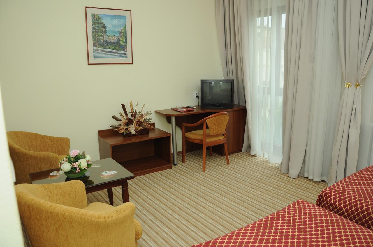 Hotel Shirok Sokak Bitola Bagian luar foto