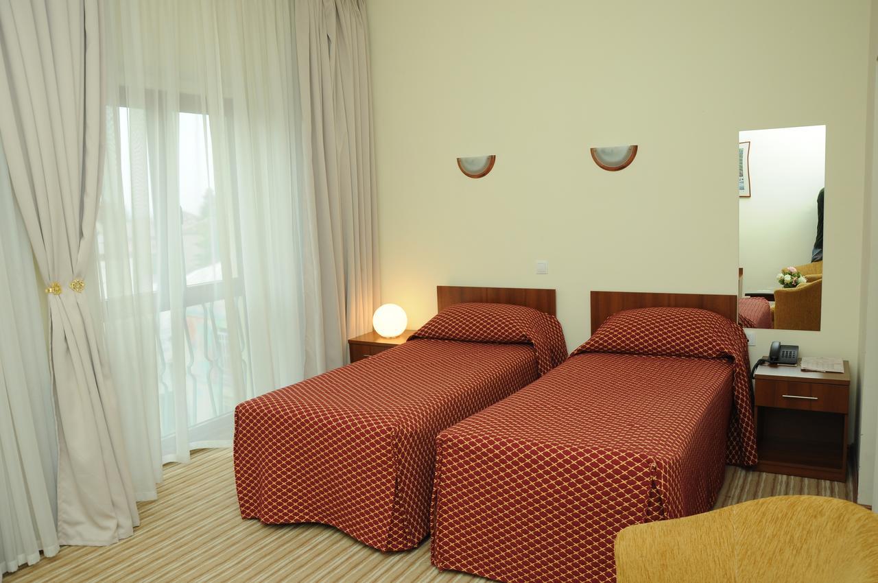 Hotel Shirok Sokak Bitola Bagian luar foto