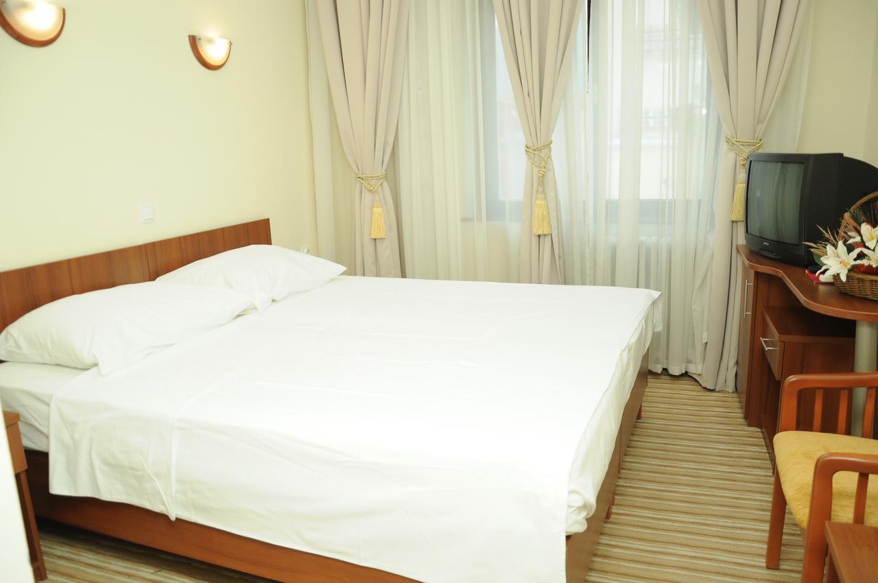 Hotel Shirok Sokak Bitola Bagian luar foto